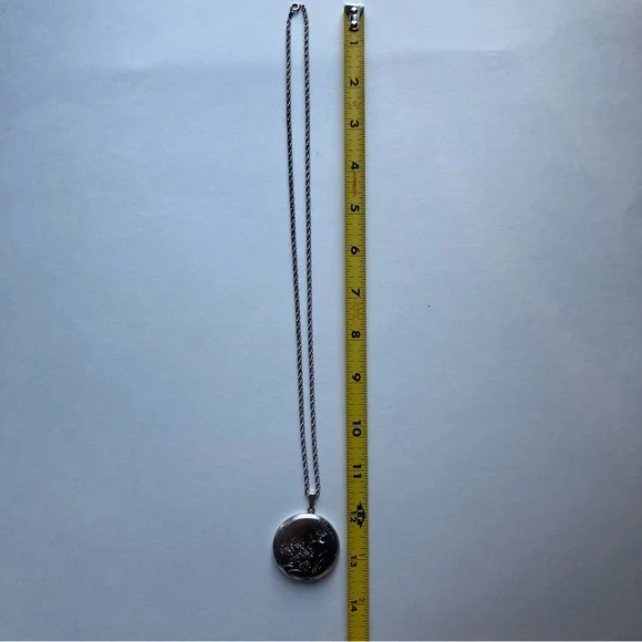 Vintage Signed Sterling Silver Locket Necklace - Picture 9 of 10